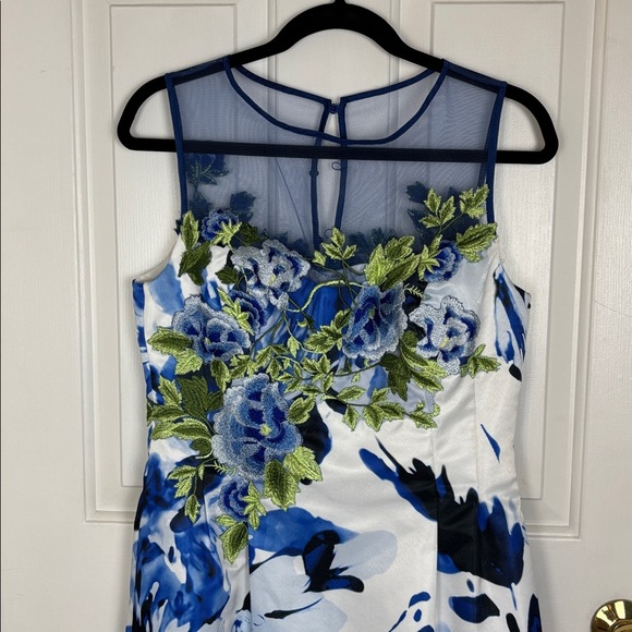 Rickie Freeman Teri John Blue/White Floral Shift Dress - 6 - Picture 2 of 13